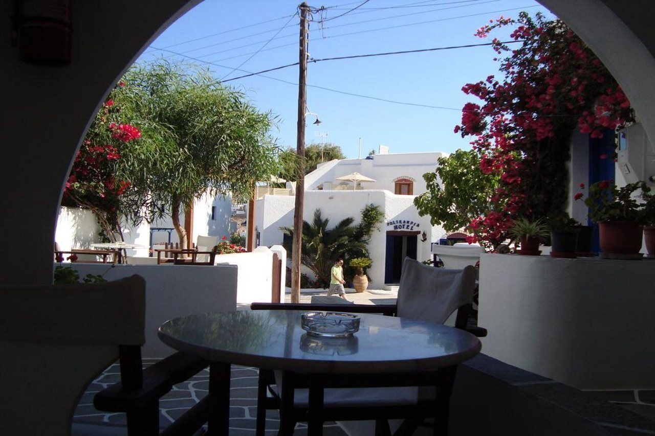 Evgenia Rooms And Apartments Folegandros Town Экстерьер фото